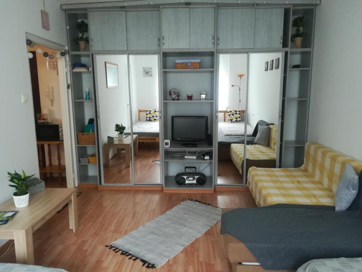 Var Apartman Мішкольц Екстер'єр фото